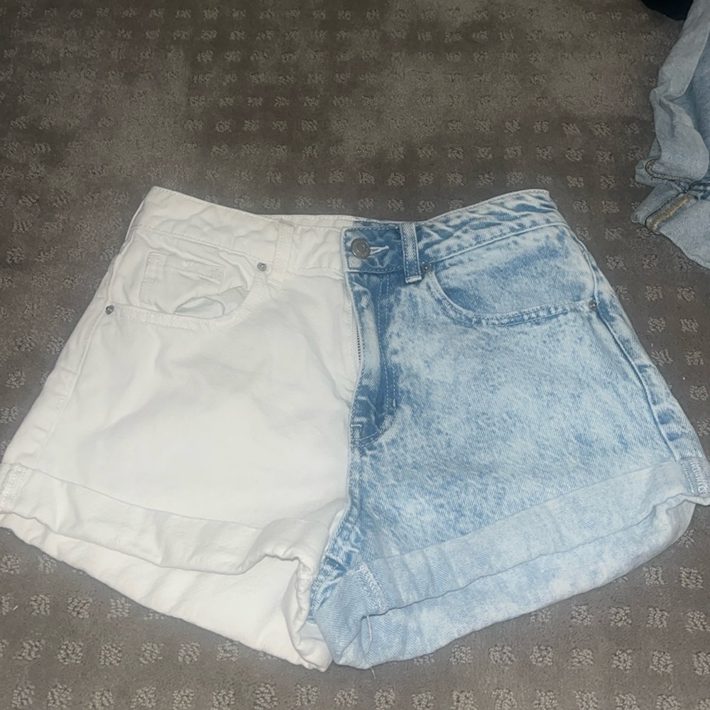 Pacsun Mom Jean Shorts, Size 26, White & Blue Split